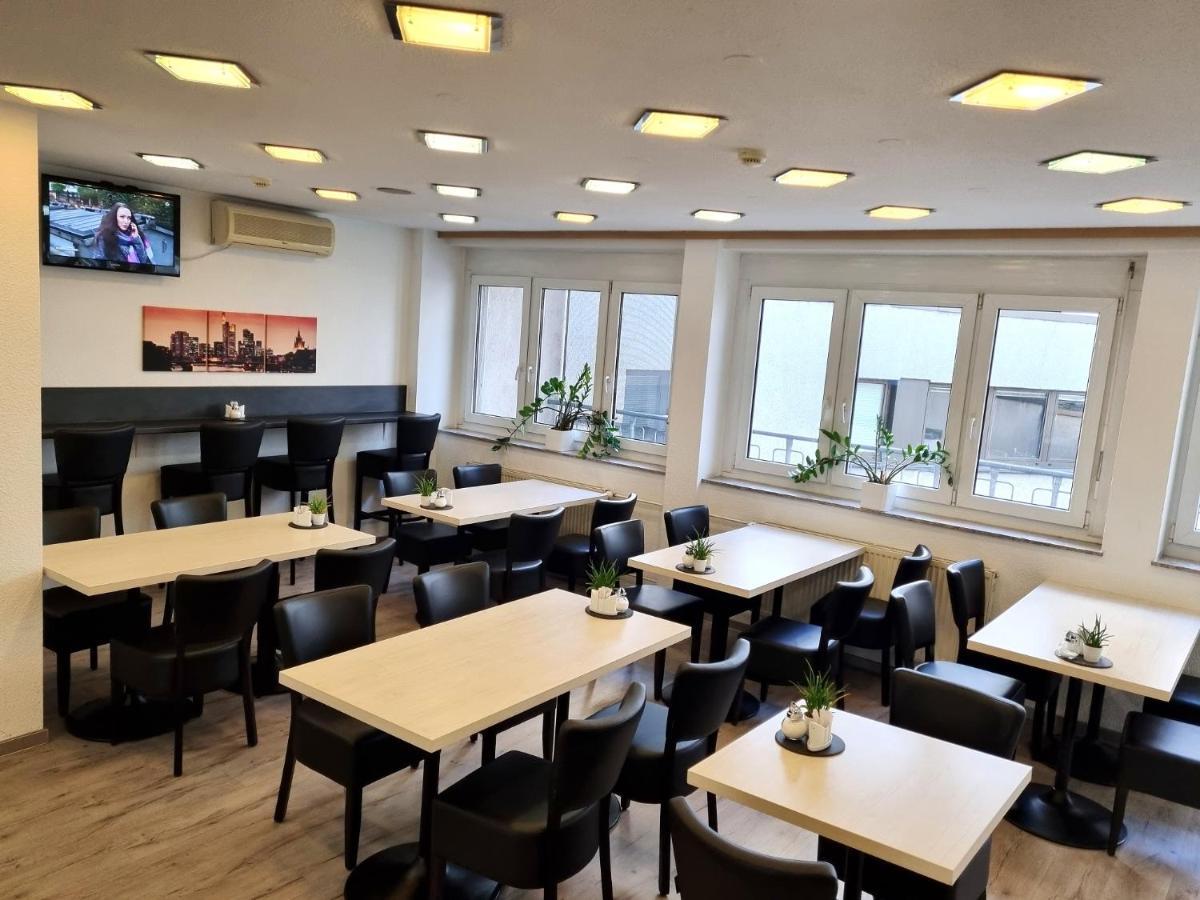 Adler Frankfurt Frankfurt nad Menem