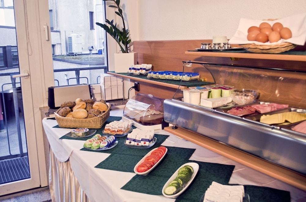 Adler Frankfurt Hotel 3*